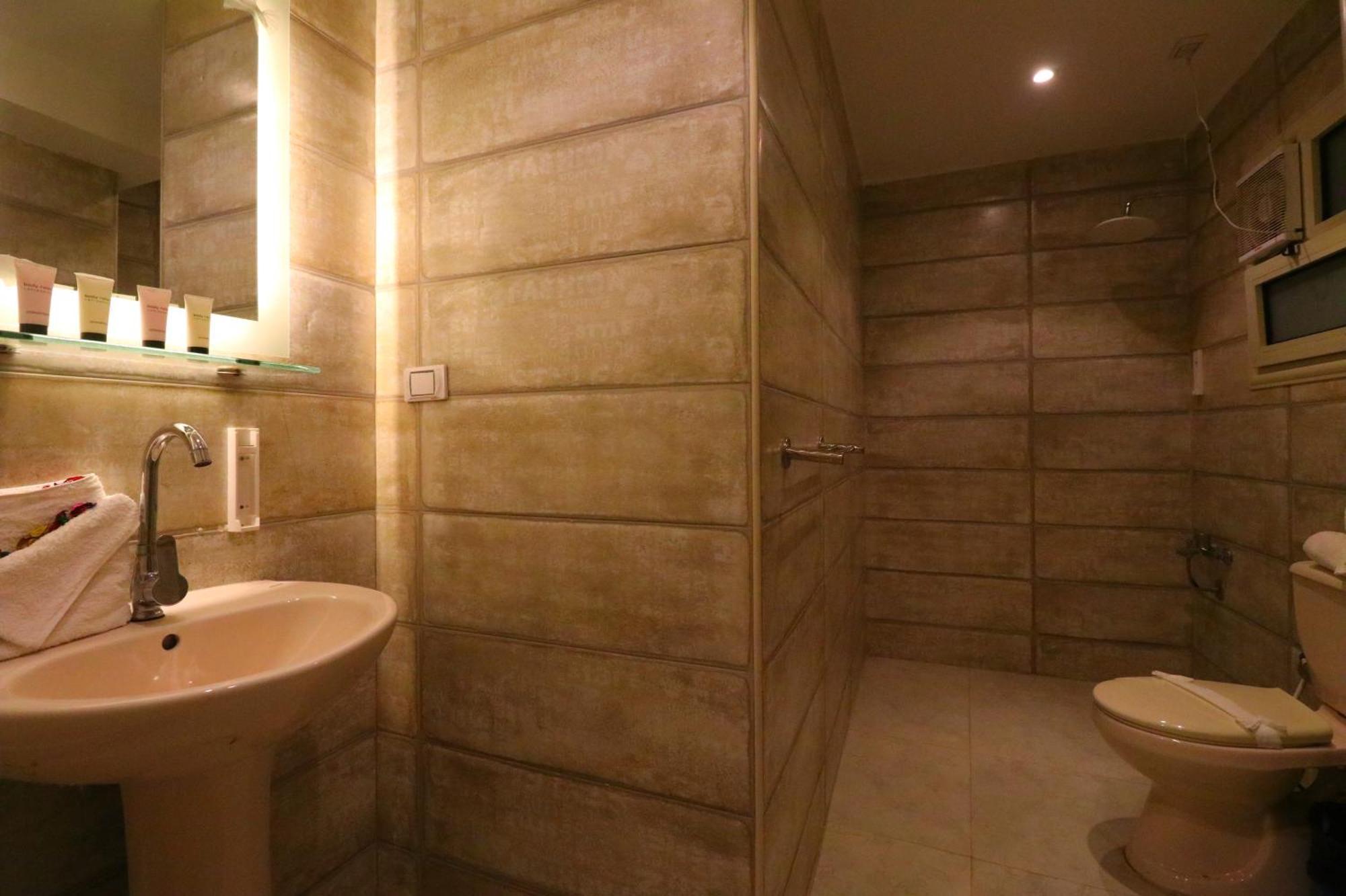Locanda Pyramids Hotel Kafrat al Jabal Exterior photo