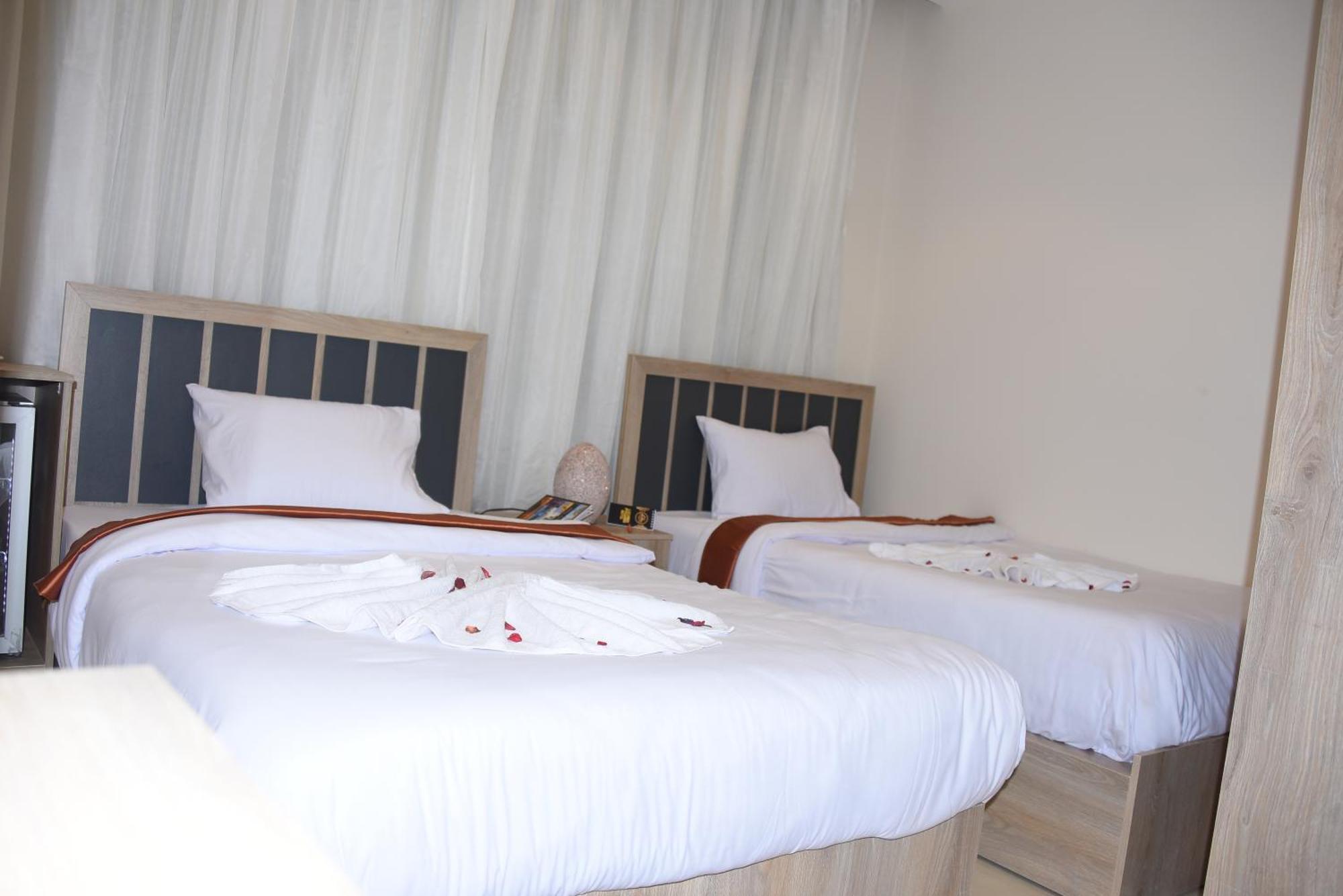 Locanda Pyramids Hotel Kafrat al Jabal Exterior photo