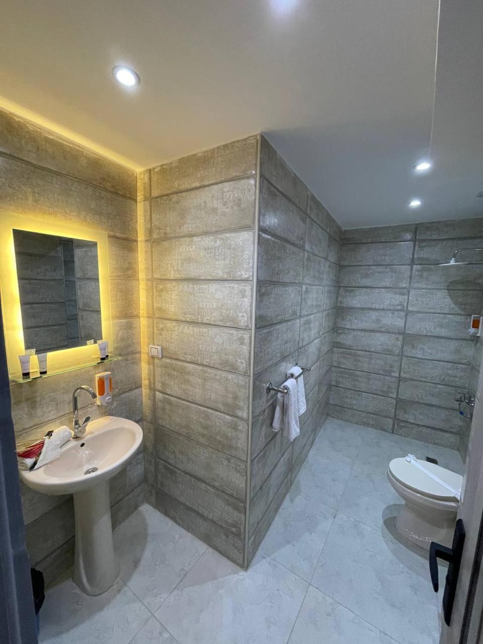 Locanda Pyramids Hotel Kafrat al Jabal Room photo